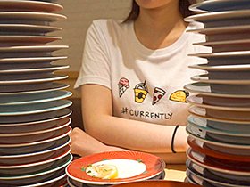 華奢なのに大食いの君は食欲も性欲も∞ 。〜博多で暮らす貧乳美少女フードファイターとわちゃんに会いに行きました〜　サンプル画像02